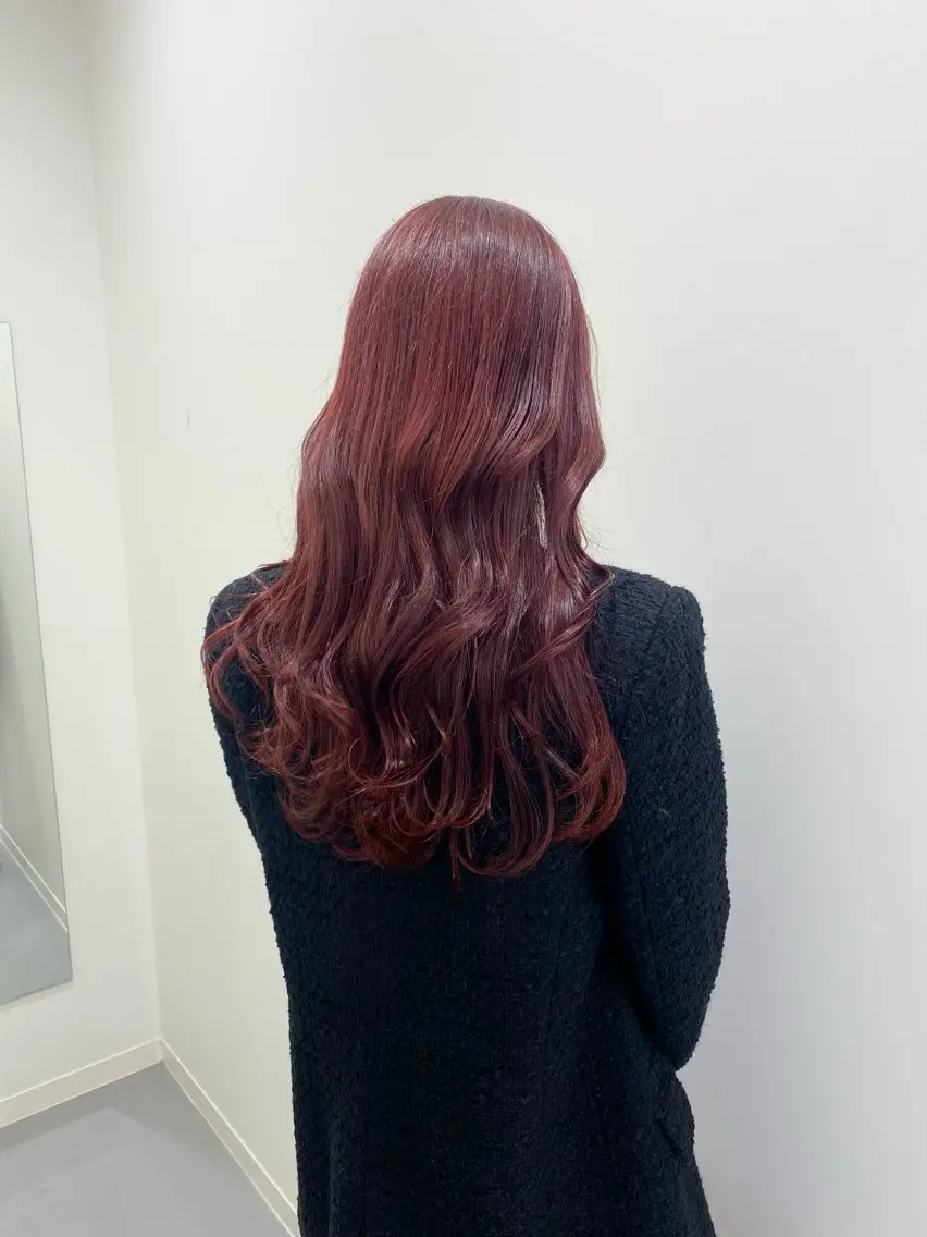 ロング カラー レッドカラー カット ヘアカラー 丸山 純奈のヘアスタイル