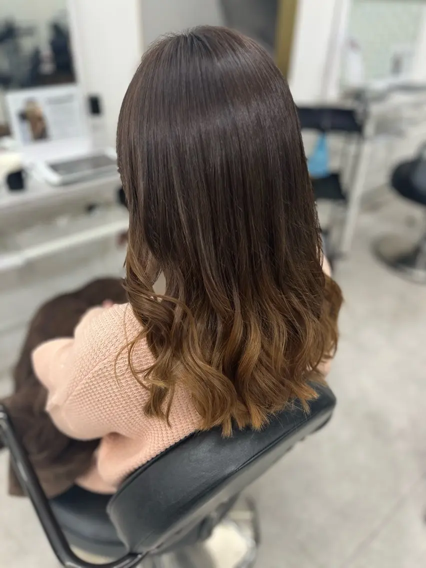 セミロング カラー グラデーションカラー 🫧ぷる艶カラー🫧 Yuubi🦩のヘアスタイル