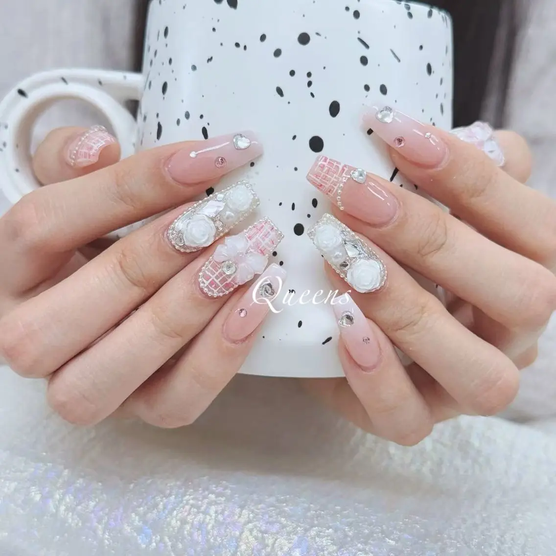 ネイル ハンドネイル Queens ひなのネイルデザイン