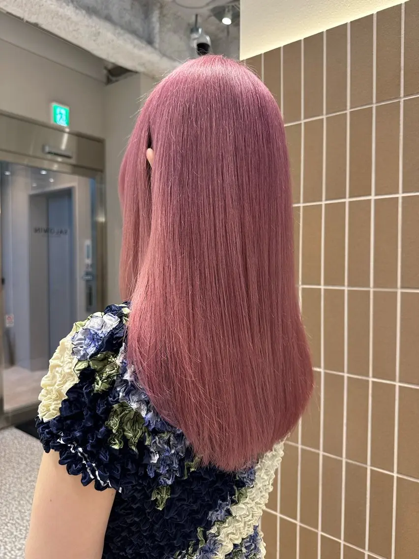 ロング カラー ブリーチ ヘアカラー トリートメント ピンクカラー美容師 新宿美容室🎀のヘアスタイル