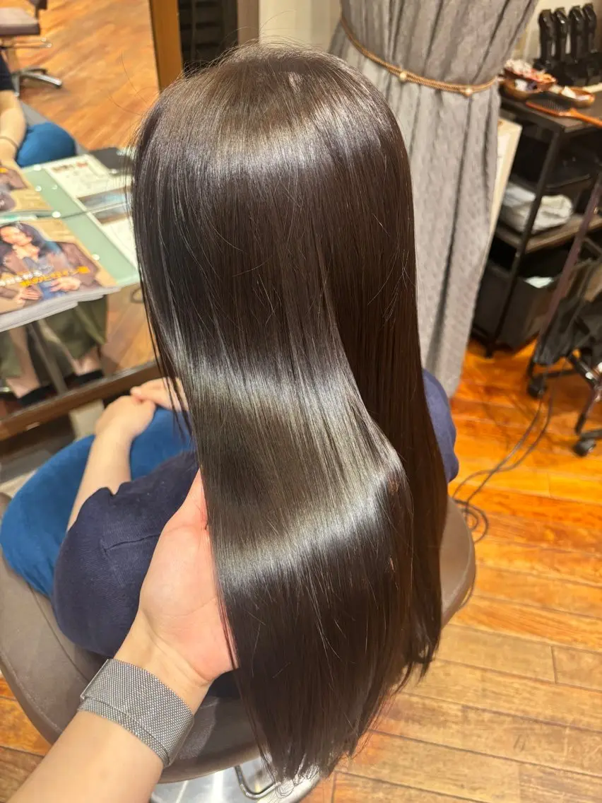 ロング 小西 莉央のヘアスタイル