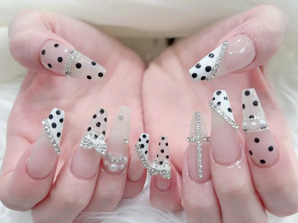 ネイル 成人式 マグネットネイル 大理石ネイル(マーブル) リボン 夏ネイル ハンドネイル MoMoA Nail ネイル長さ出し専門店のネイルデザイン
