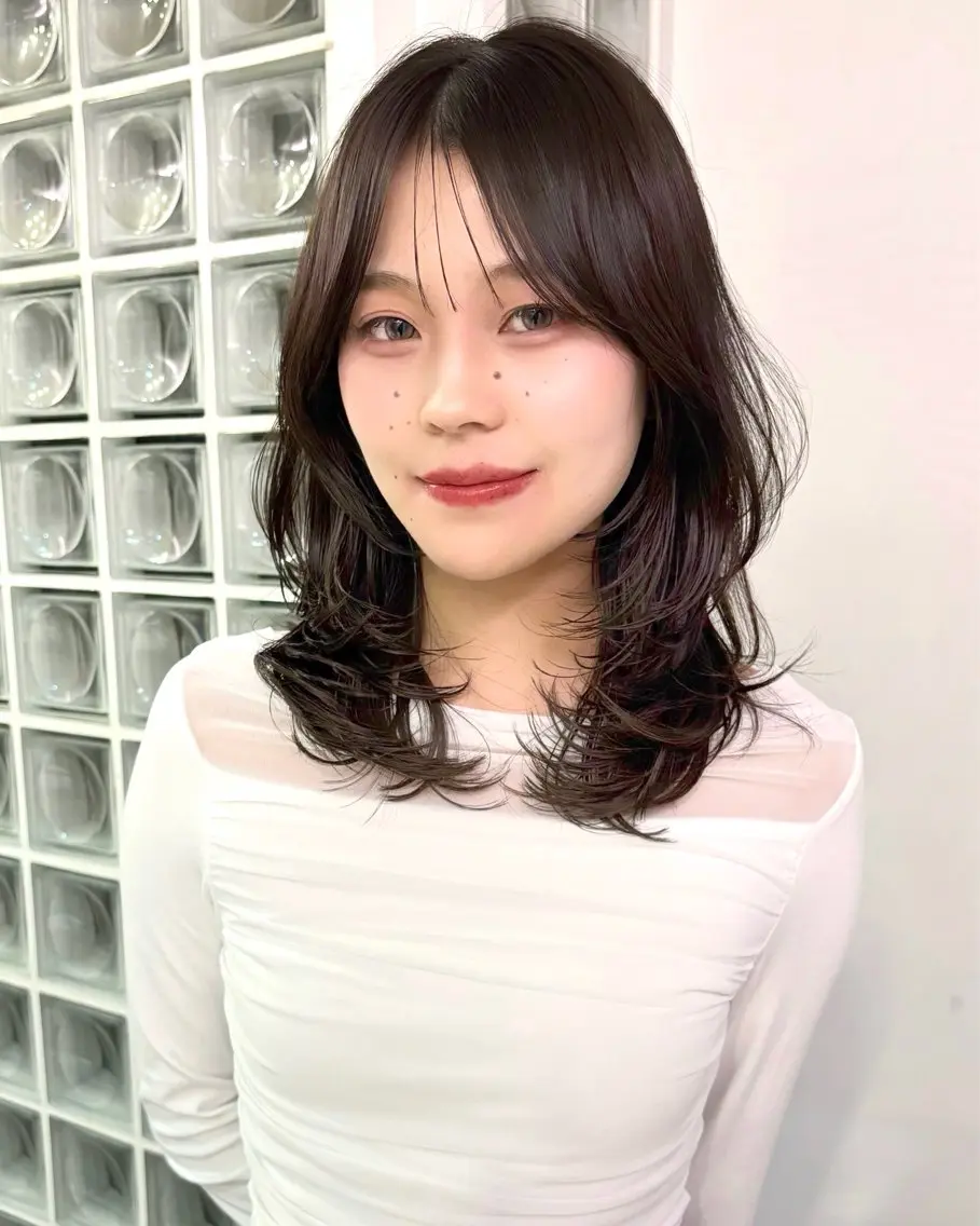 ミディアム カット ヘアカラー トリートメント 表参道レイヤーカット 髪質改善山岸季生のヘアスタイル