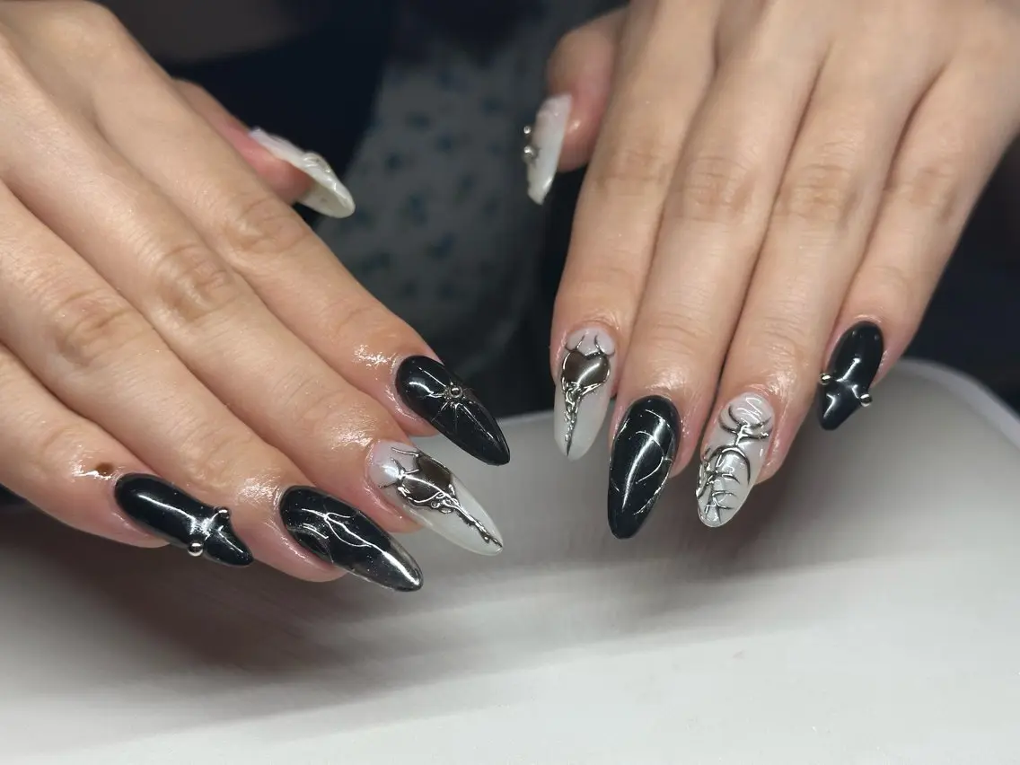 ネイル チークネイル 長さ出し ガーリー 韓国ネイル マグネットネイル Junn Nailのネイルデザイン