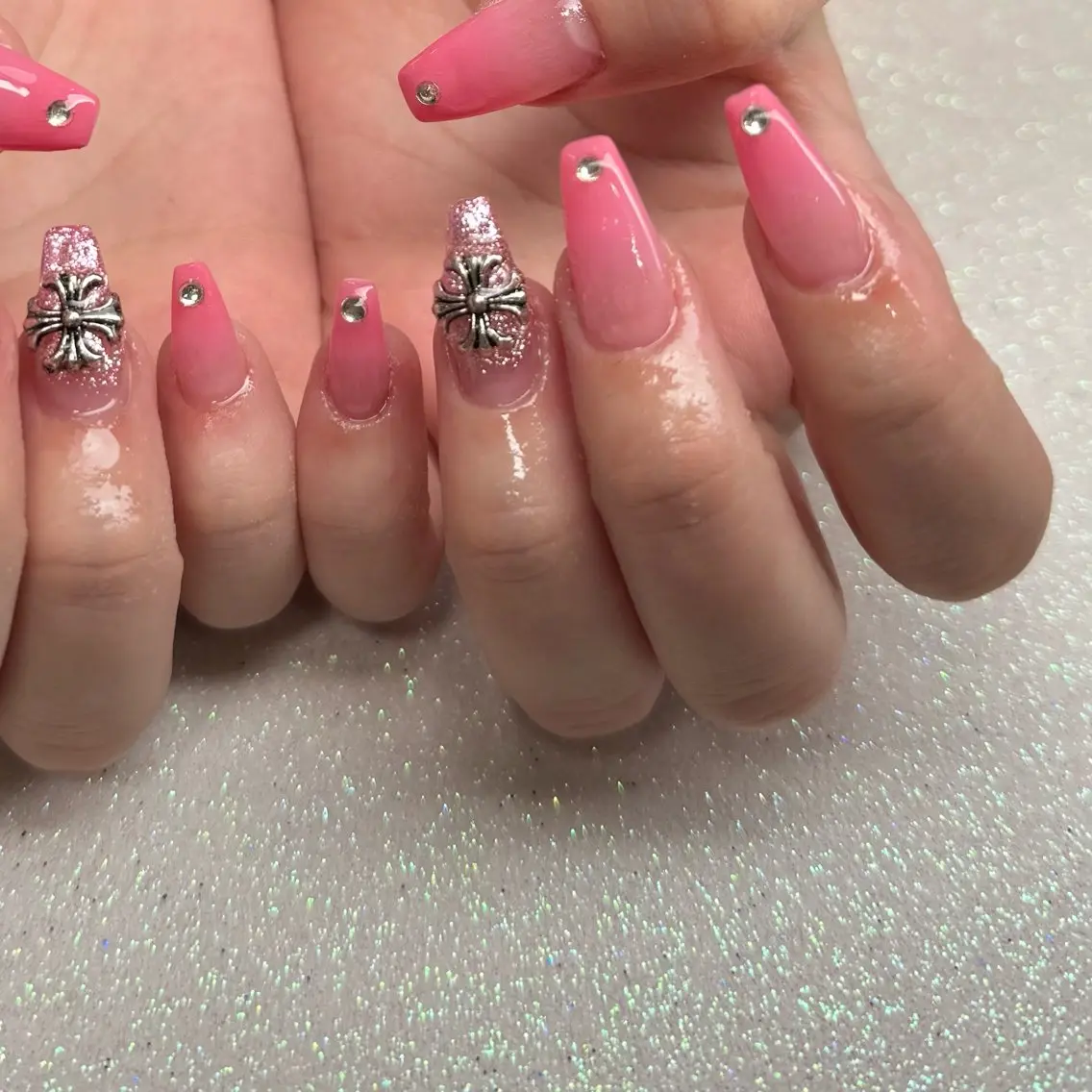 ネイル ハンドネイル VIERU 🌈🎀💖のネイルデザイン