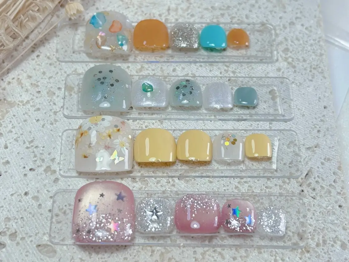 ネイル オーロラネイル チークネイル フレンチネイル ジェルネイル ガラスフレンチ フットネイル Nail Jolieのネイルデザイン
