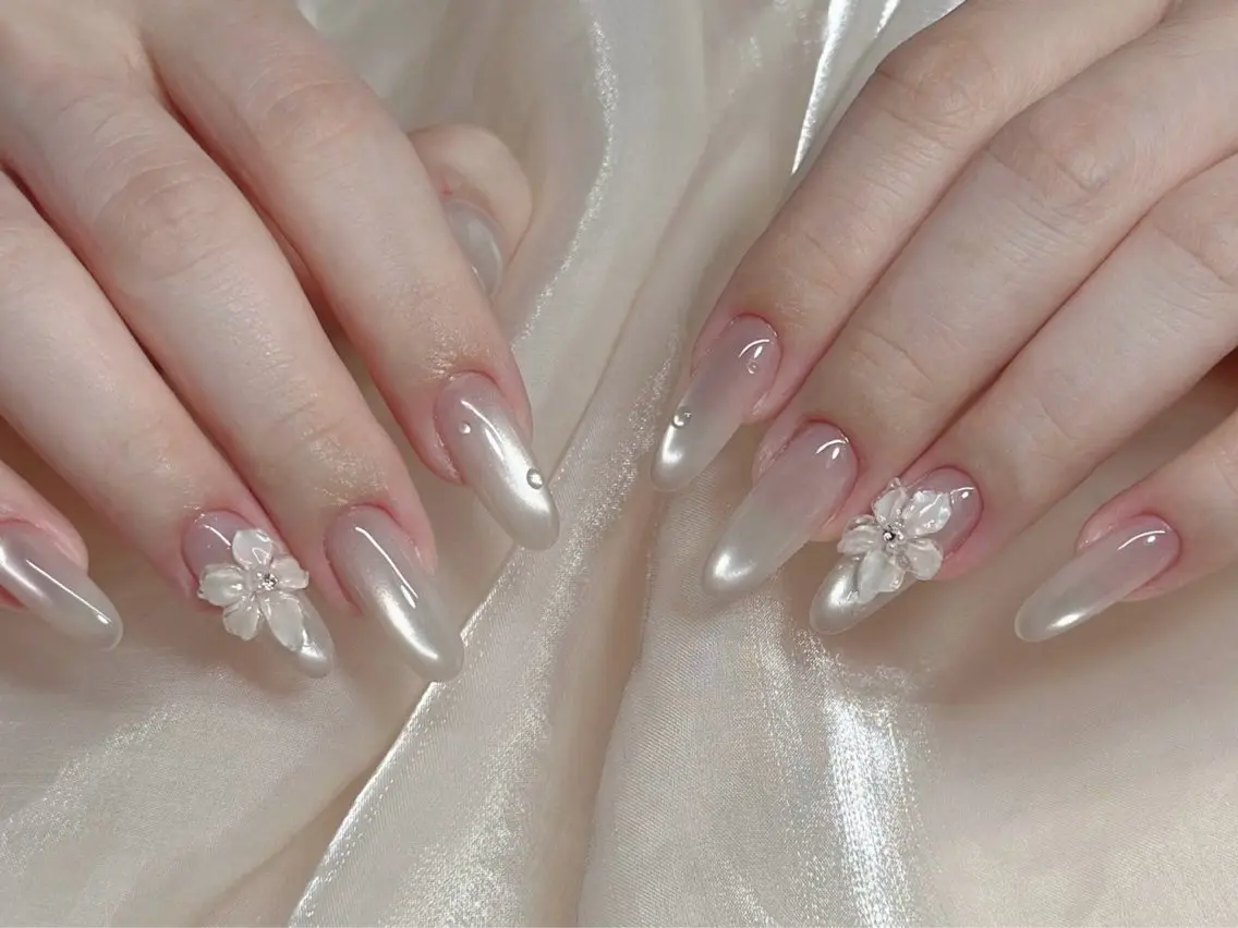 ネイル オーロラネイル 長さ出し フレンチネイル ジェルネイル ガラスフレンチ ハンドネイル Rela・S NAILのネイルデザイン