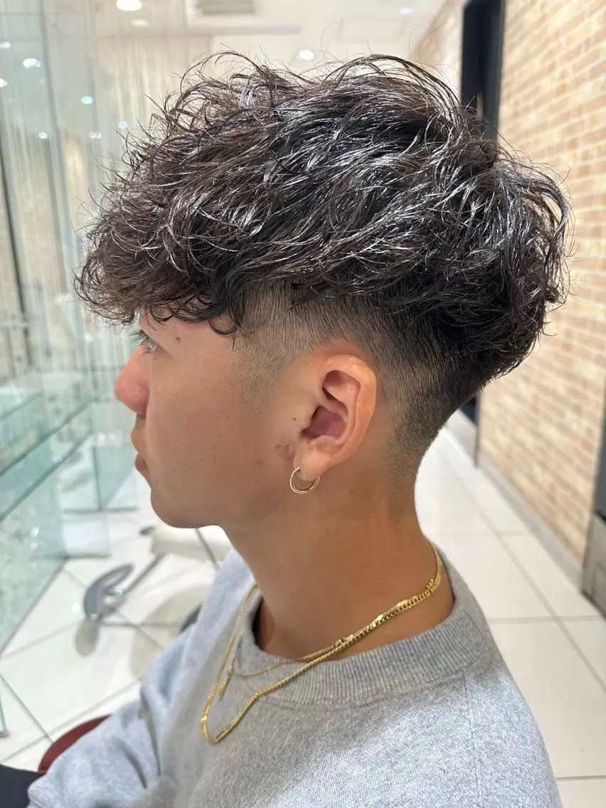 ショート パーマ メンズ メンズパーマ スペインカール 波巻きパーマ 💈メンズ特化 美容師サキ💈のヘアスタイル