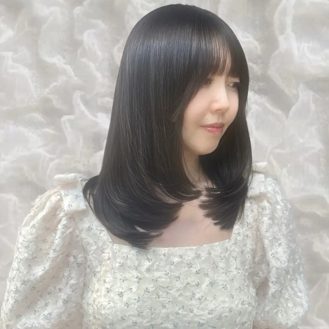 セミロング 韓国風ヘア カット トリートメント ヘアセット 韓国ヘア/レイヤー 顔周りカット/ユキナのヘアスタイル