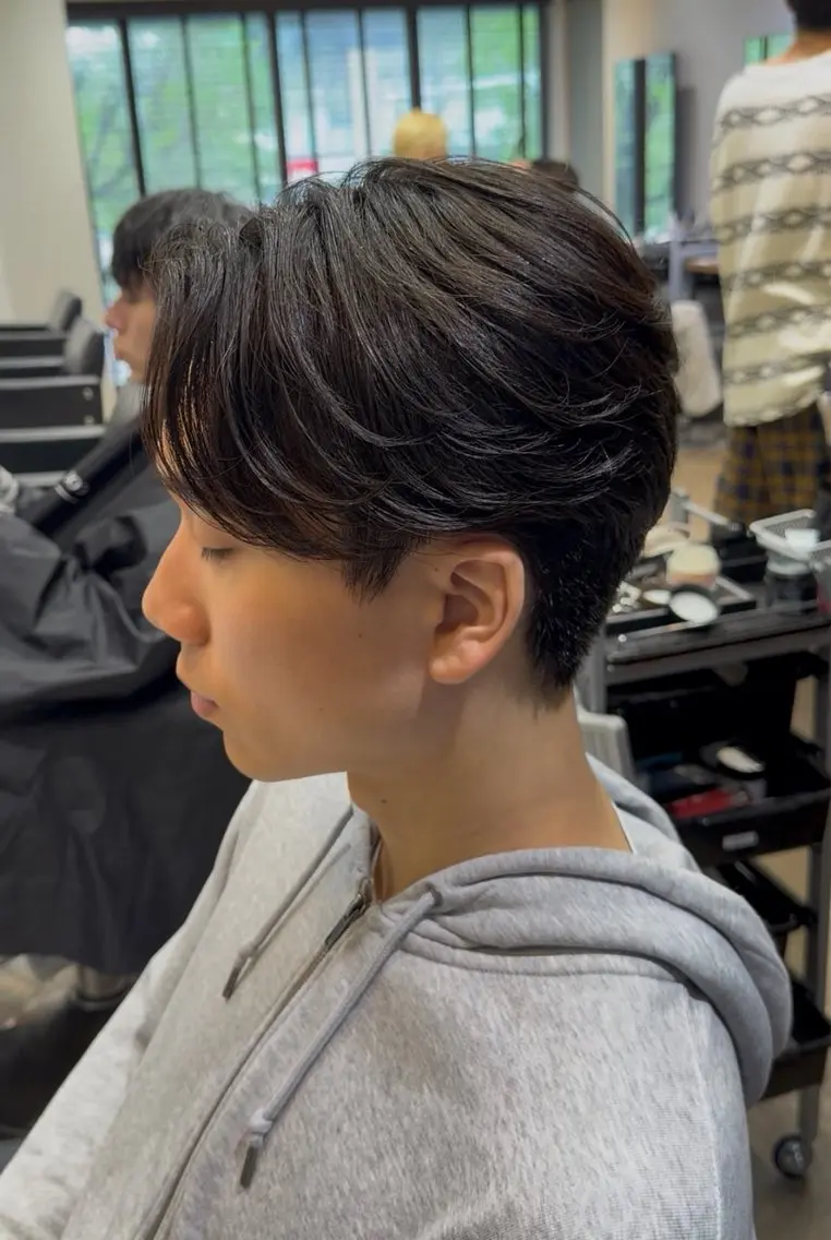 ショート カット パーマ センターパート特化 松本真那斗のヘアスタイル