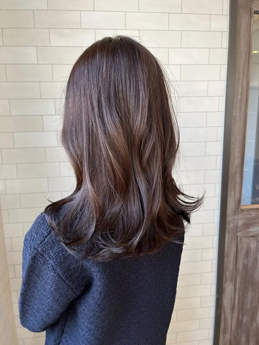 ミディアム ミディアムレイヤー レイヤーカット 井上 光のヘアスタイル