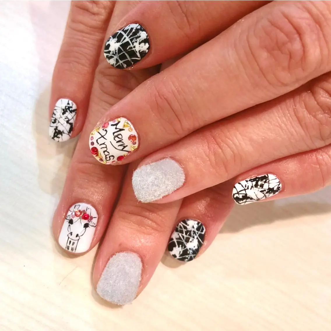 ネイル MADDYNAILS ✴︎柏痛ネイルのネイルデザイン