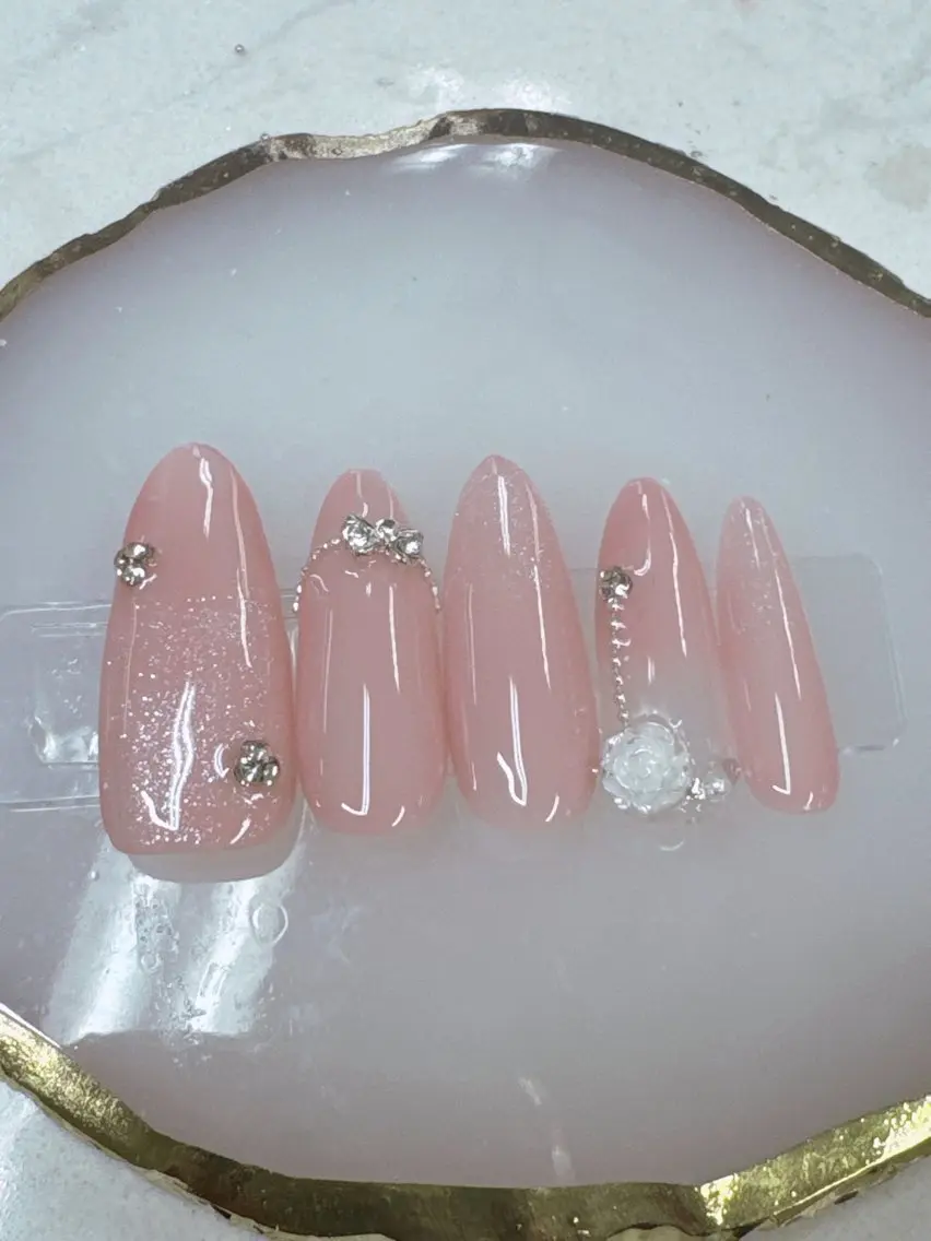 ネイル アートネイル ボルドー チークネイル ドット フットネイル ハンドネイル Queeens nailのネイルデザイン