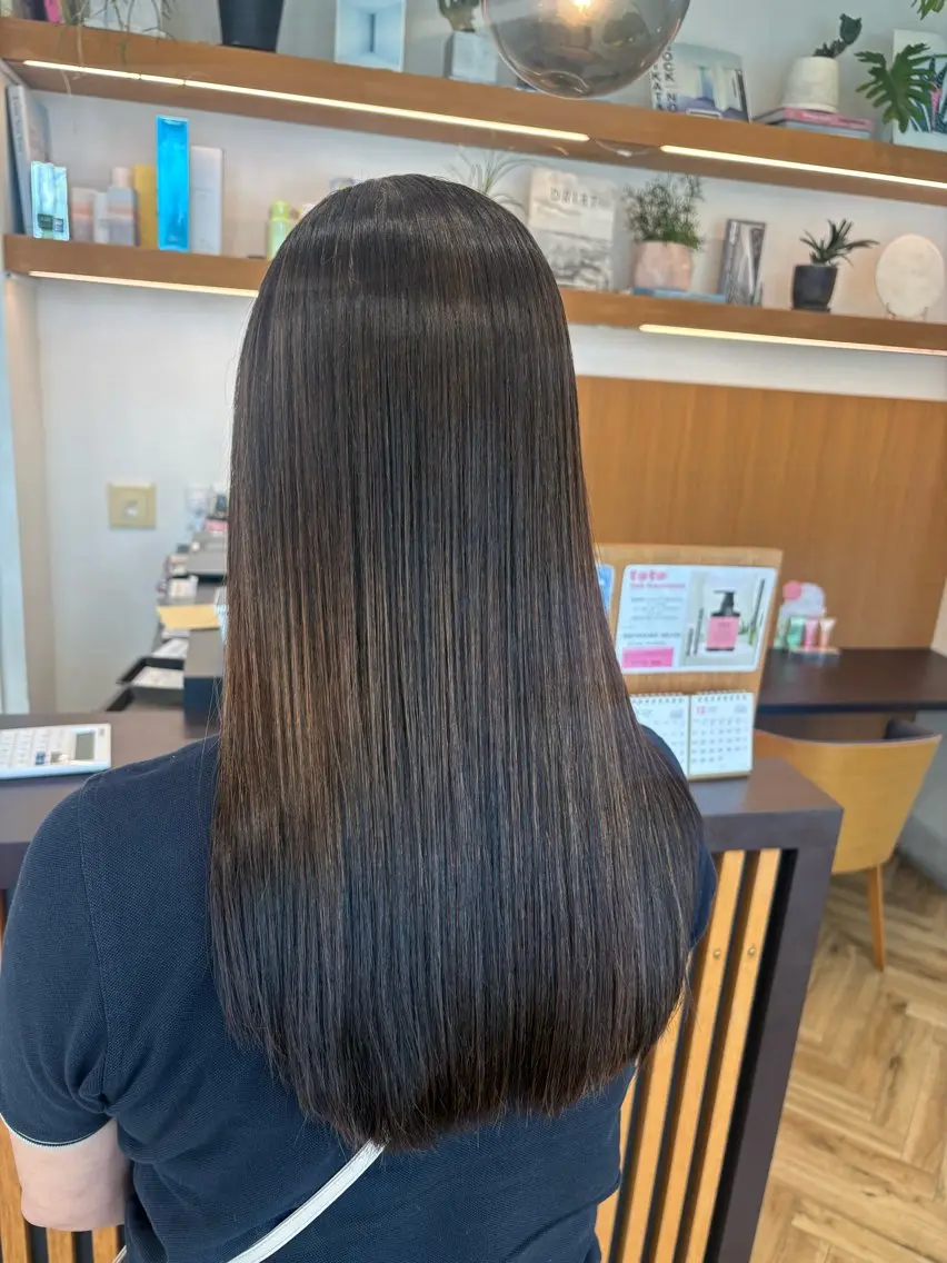 ロング 縮毛矯正 艶カラー✨ 河津さくらのヘアスタイル