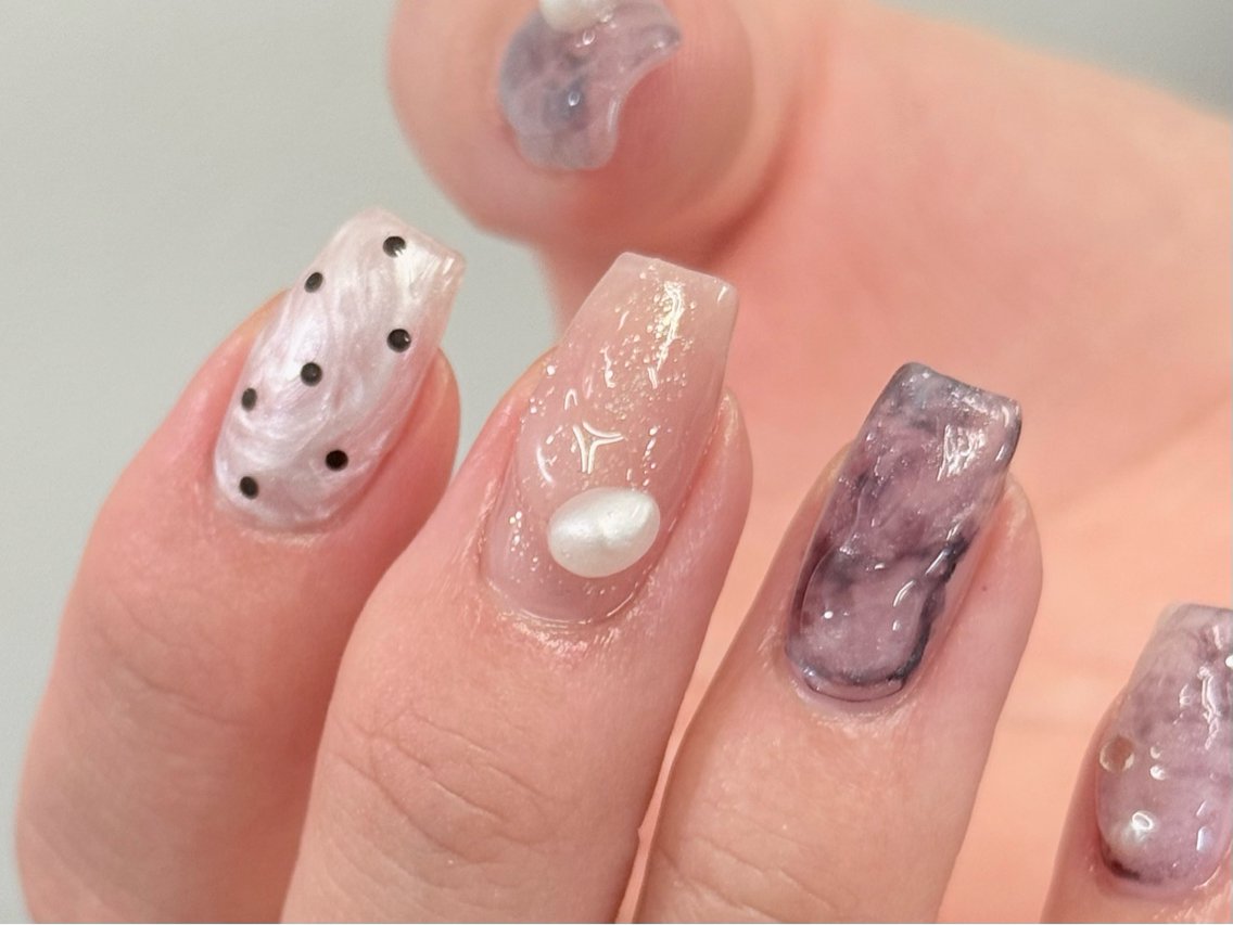 《hand》オフ無料✨️アシメントリーネイル💅🏻🔄の写真