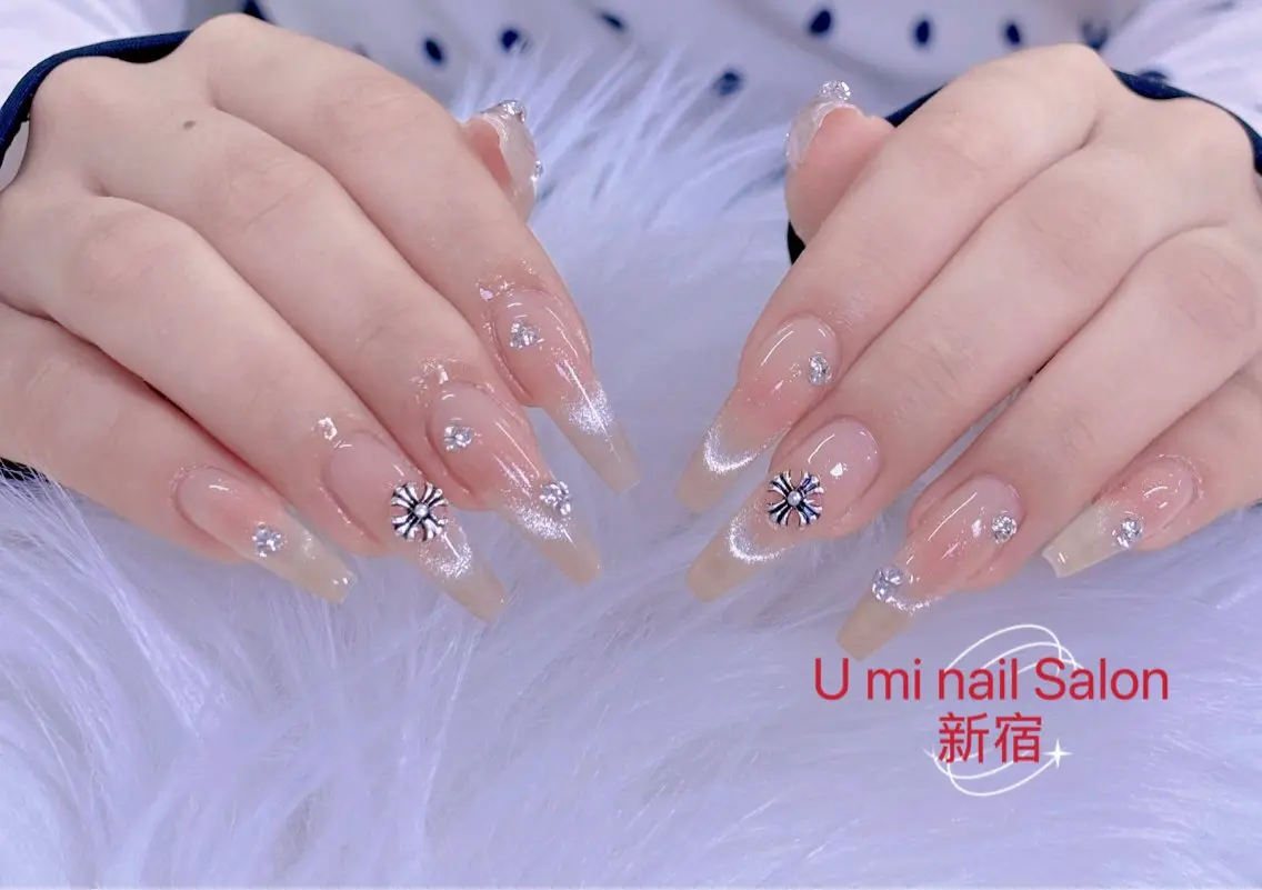 ネイル UMI ネイルサロン新宿🎀のネイルデザイン