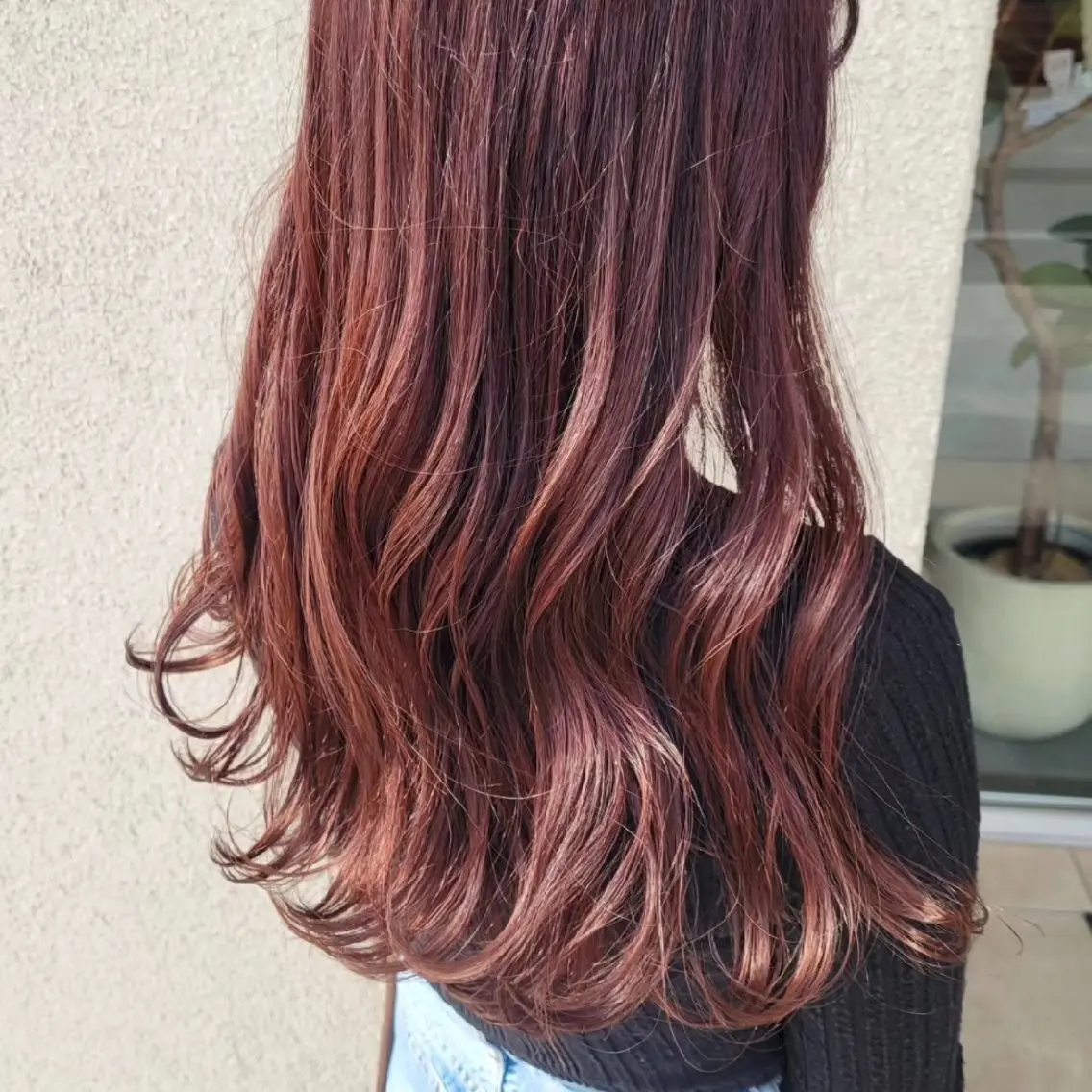 ロング アッシュ 無藤 彩のヘアスタイル
