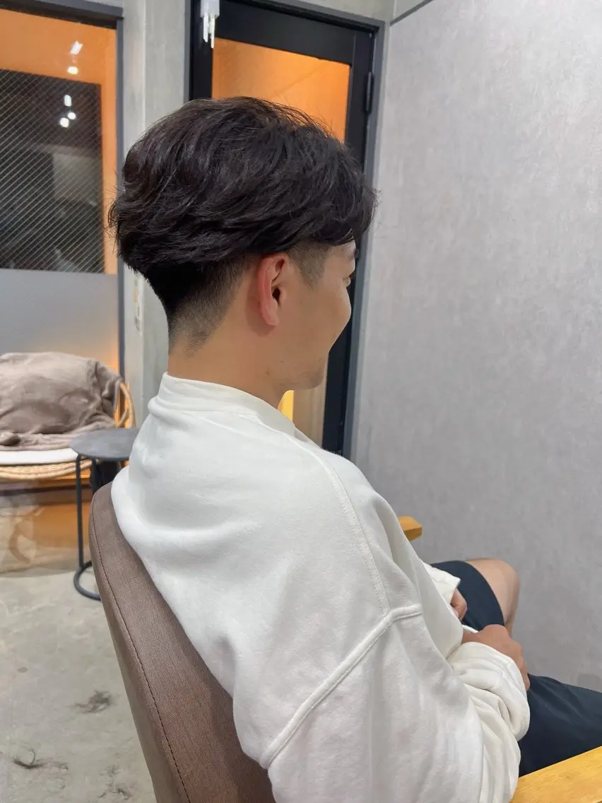 ショート メンズ カット YUI ハイトーンカラーのヘアスタイル