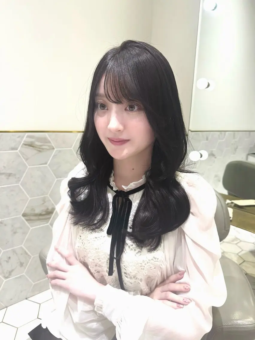 ロング カラー costes 今井芽依のヘアスタイル