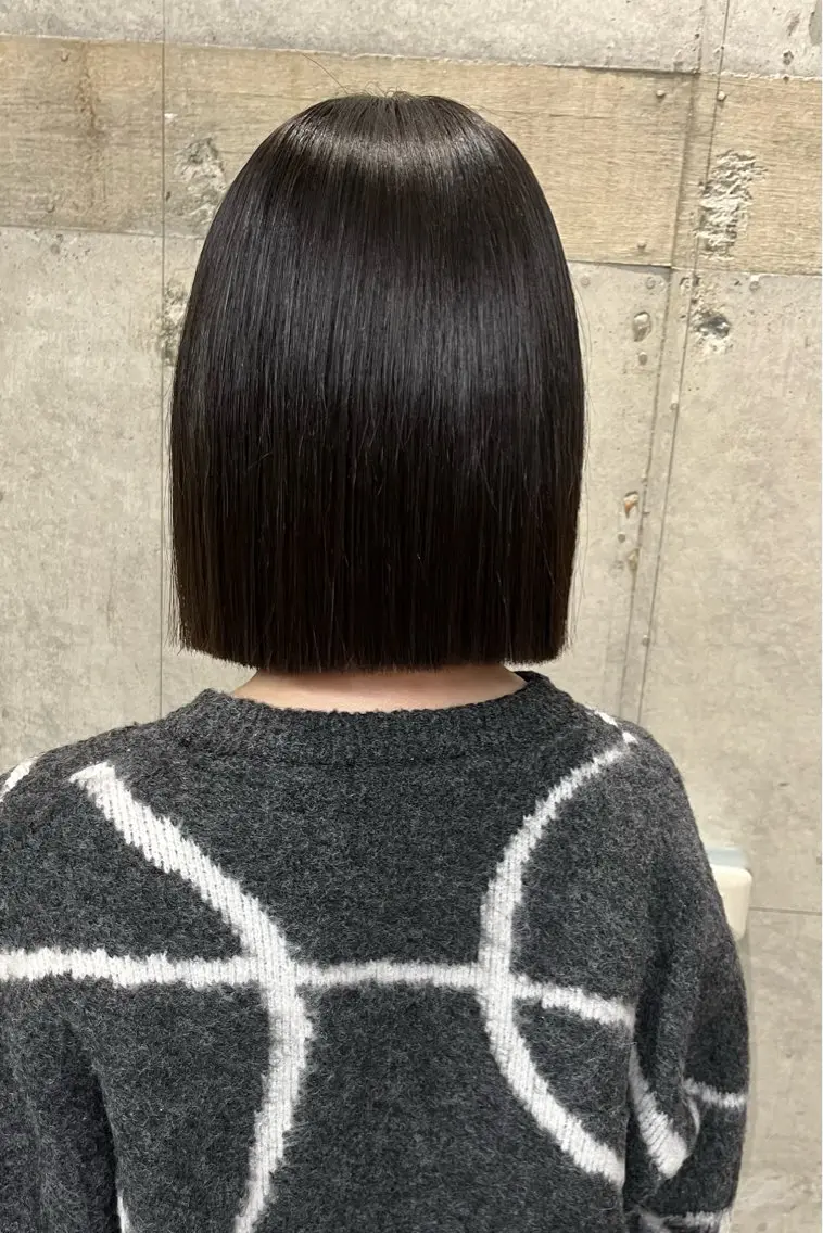 瑠己杏 :ボブ/ ハイトーンワンカラーのヘアスタイル