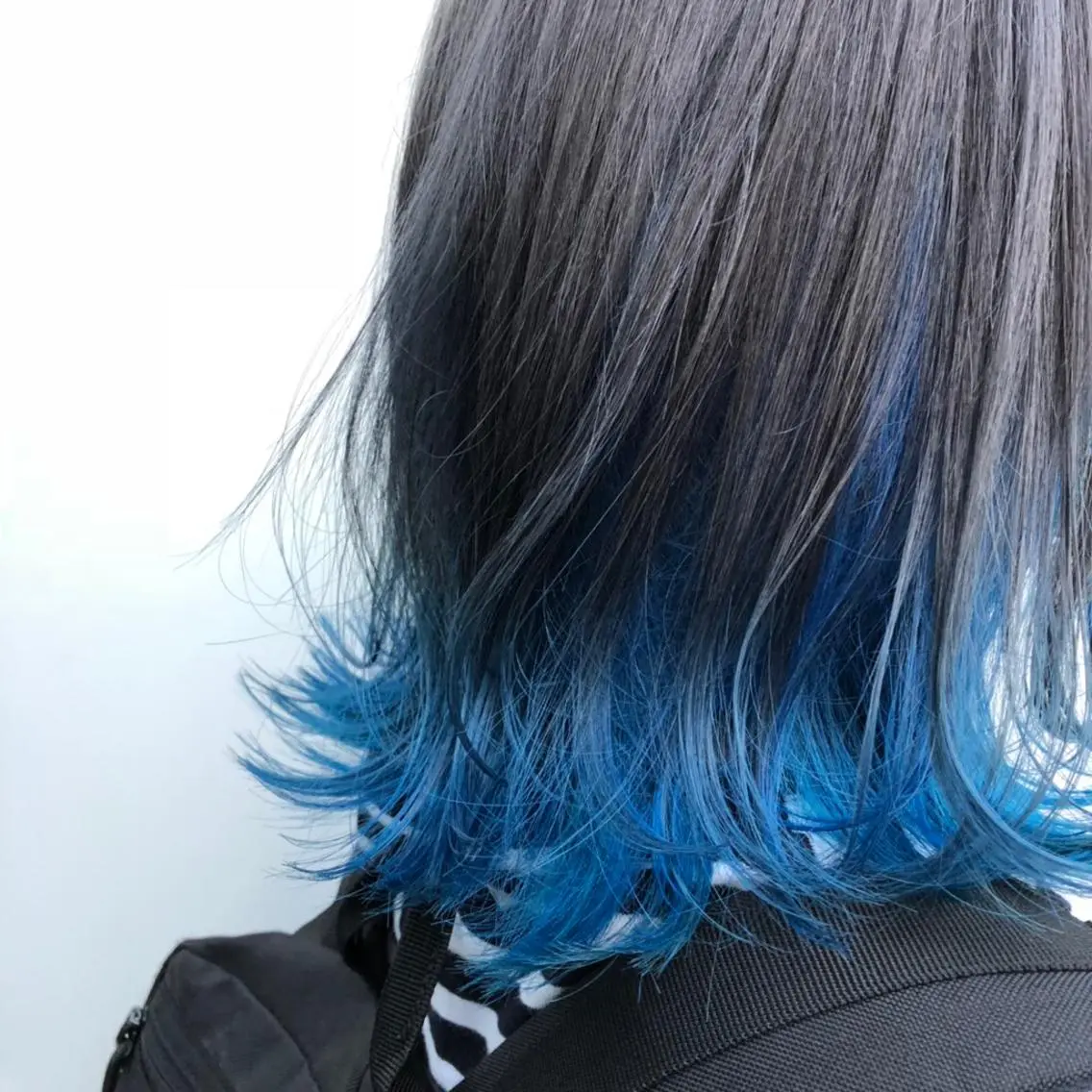 ミディアム カラー 黒髪 ブルーカラー ハネエクステ表参道/ 羽エクステSpicaのヘアスタイル