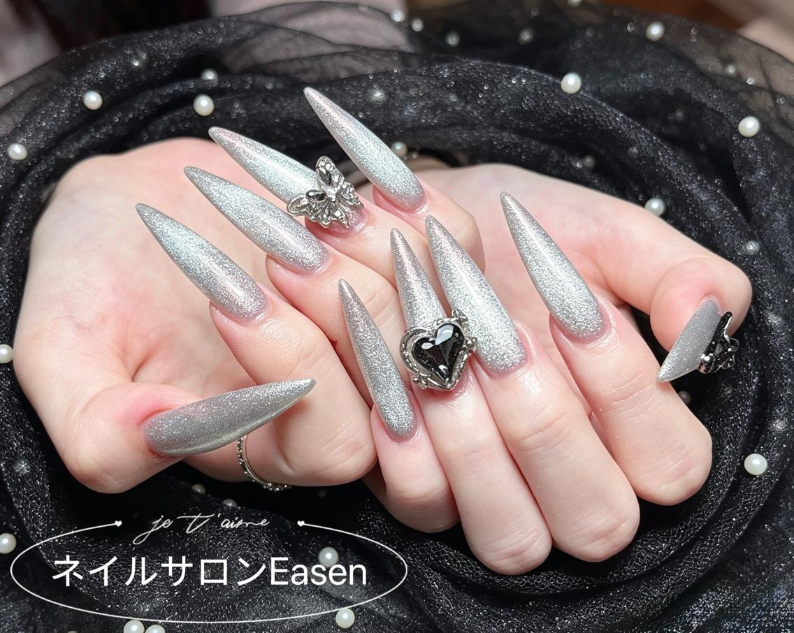 ネイル Easenネイル (長さ出し専門)のネイルデザイン