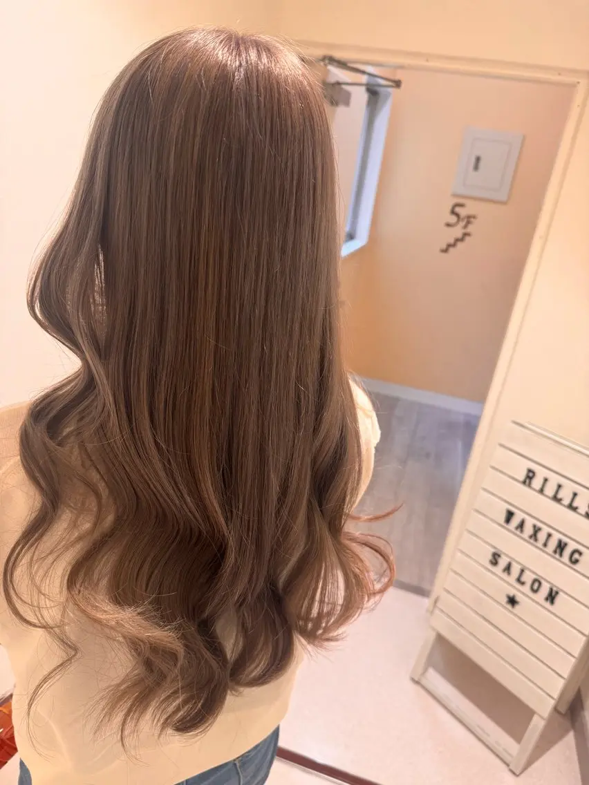 ロング カラー グレージュ ミルクティーグレージュ ヘアカラー ブロンド/艶カラー/ レイヤー/MIKUのヘアスタイル