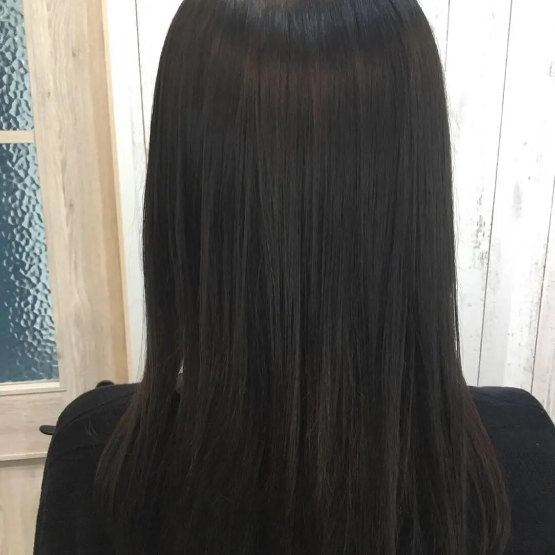 セミロング カラー embrace エンブレイスのヘアスタイル