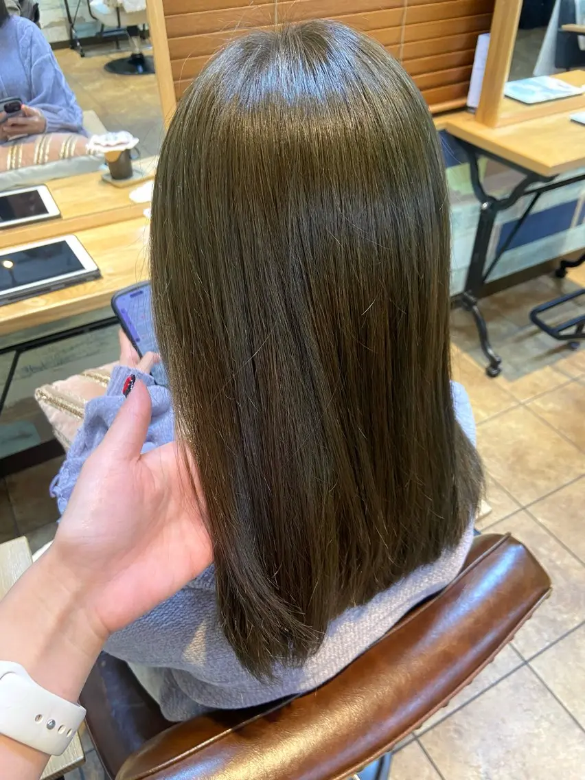 ミディアム カラー オリーブカラー 🎀ブリーチなし カラーyui🎀のヘアスタイル