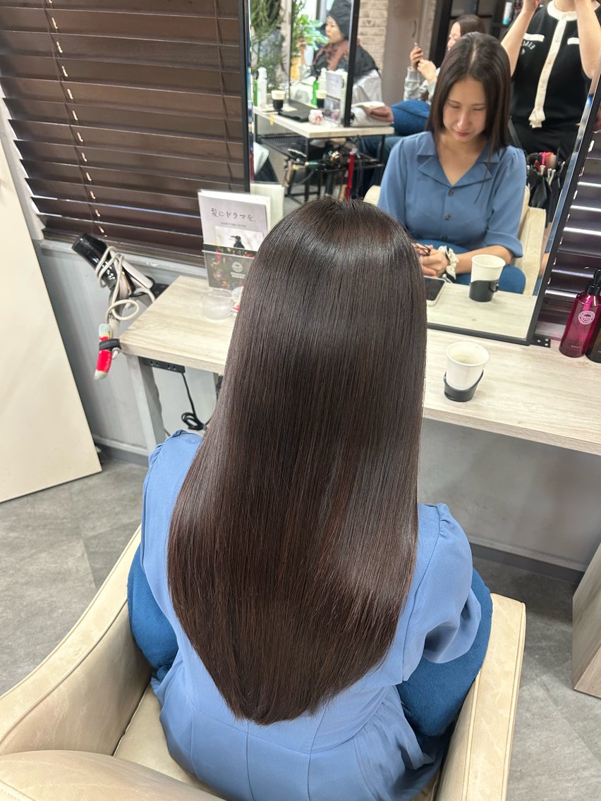 ロング カラー 髪質改善 トリートメント ヘアカラー トリートメント 羽成 優衣菜のヘアスタイル