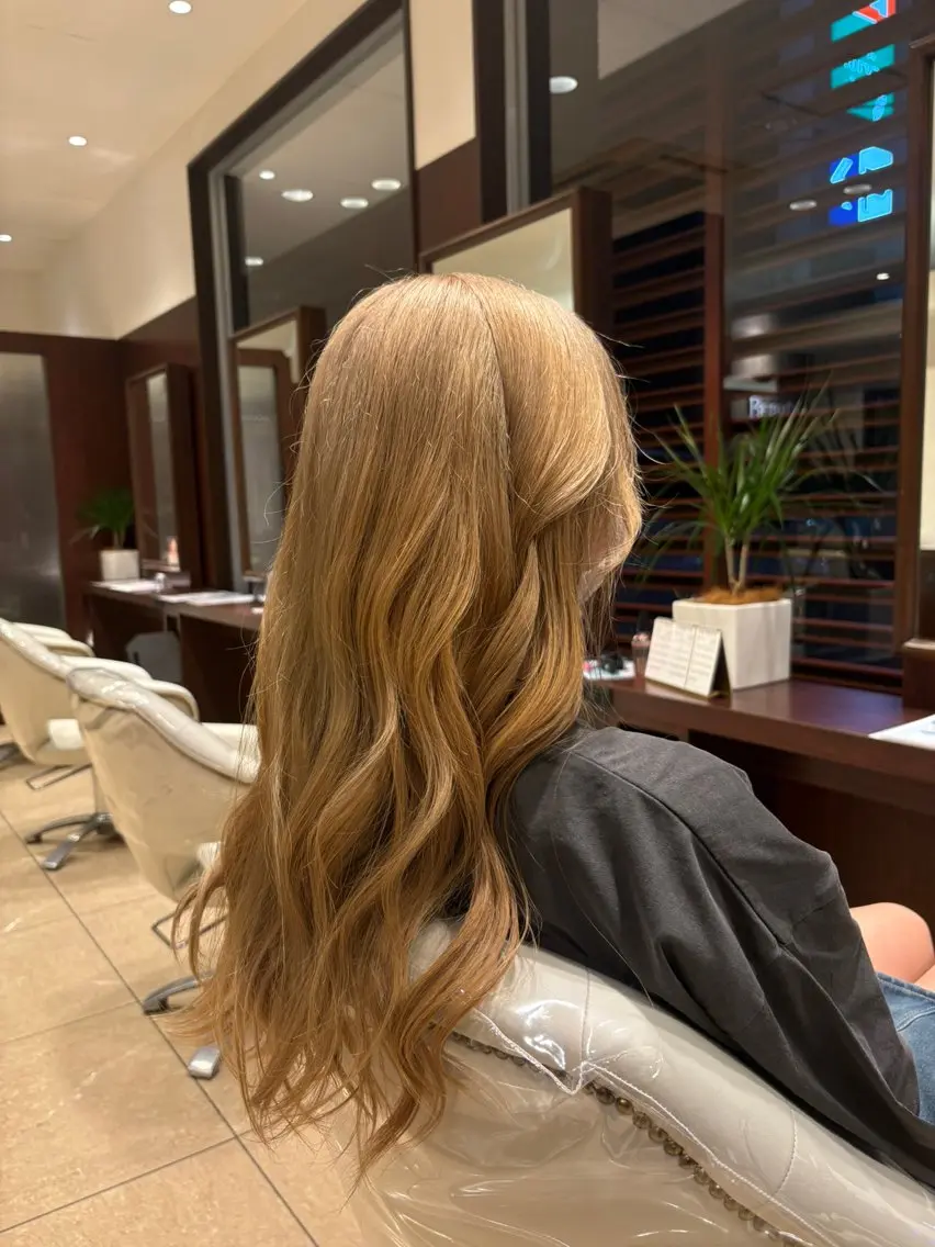 ロング カラー ベージュカラー 飯島 蕾人のヘアスタイル