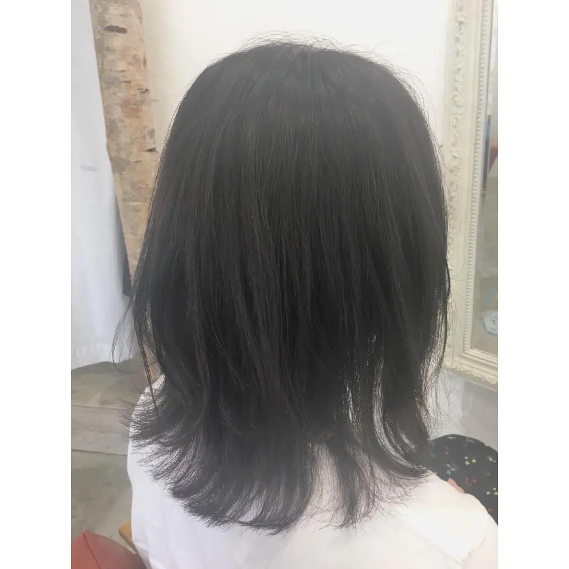 ミディアム カラー アッシュ fio マナミのヘアスタイル