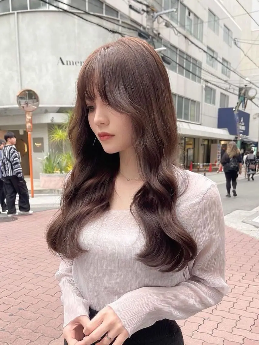 ロング カラー ヘアアレンジ カット ヘアカラー トリートメント ハッシュカット🩶 レイヤー/ハイトーンのヘアスタイル
