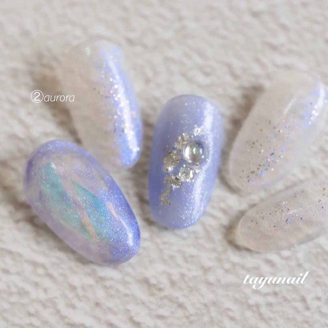 ネイル アートネイル オーロラネイル ブルー ジェルネイル ワンカラーネイル ネイルサロン 【たゆnail】のネイルデザイン