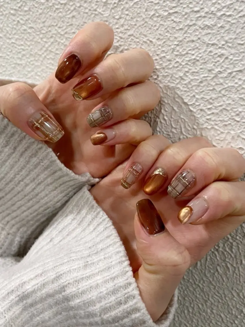 ネイル ブラウン ニュアンスネイル ハンドネイル ハンドケア 西日暮里駅徒歩1分/ NAIL106Gのネイルデザイン