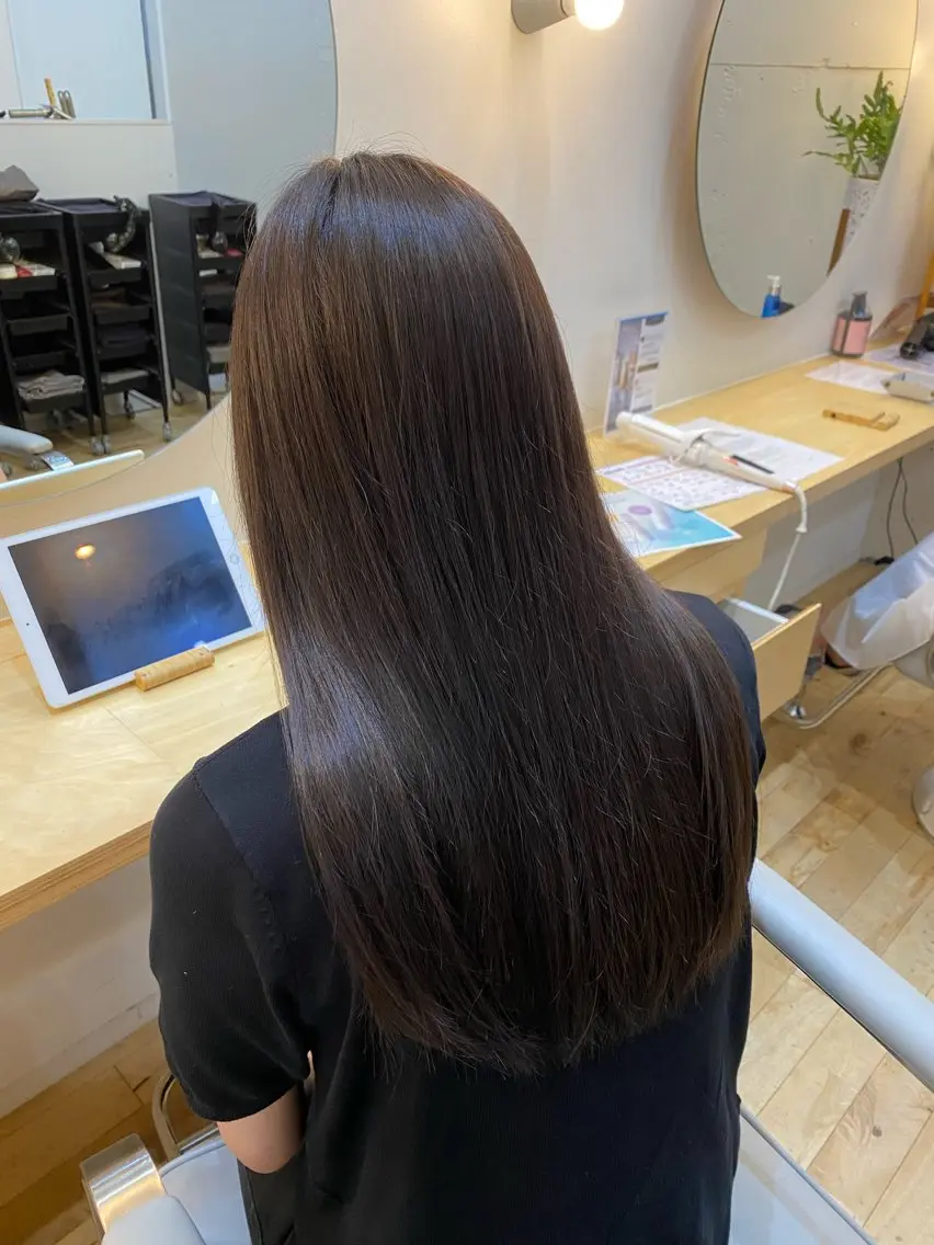 ロング ロング カット ヘアカラー 艶カラー／ストレート かとうゆうき🍯のヘアスタイル