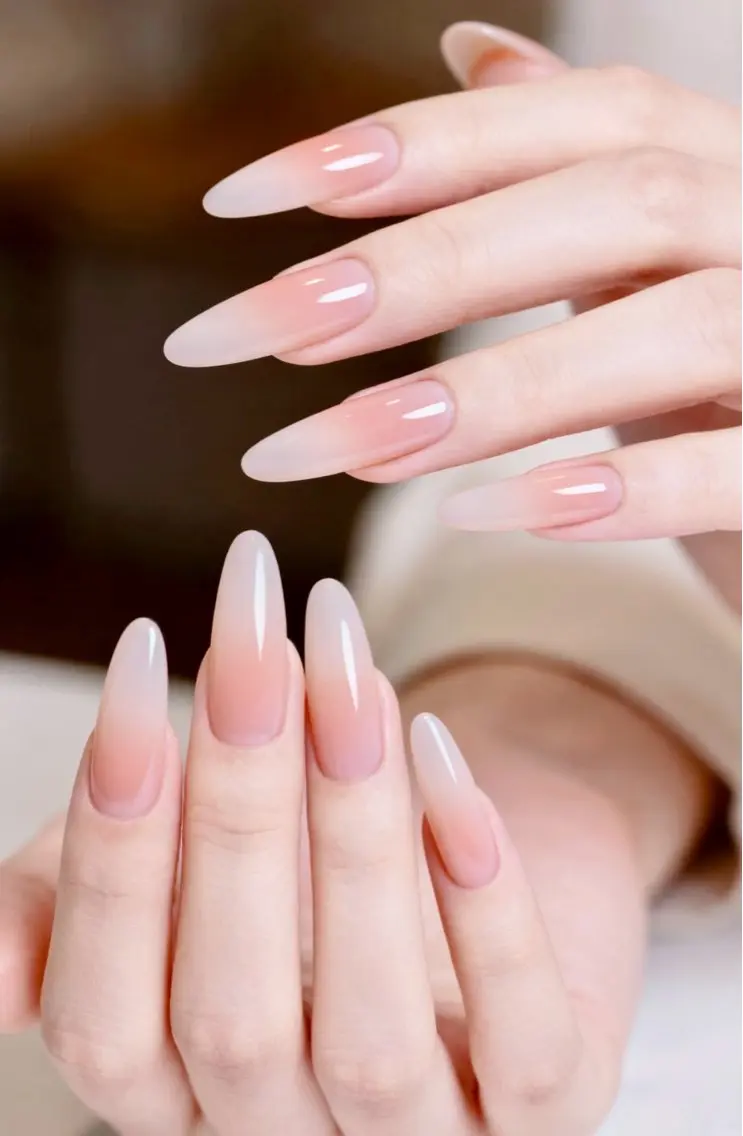 ネイル アートネイル オーロラネイル チークネイル 長さ出し フレンチネイル ハンドネイル Yumi Nail Seiのネイルデザイン