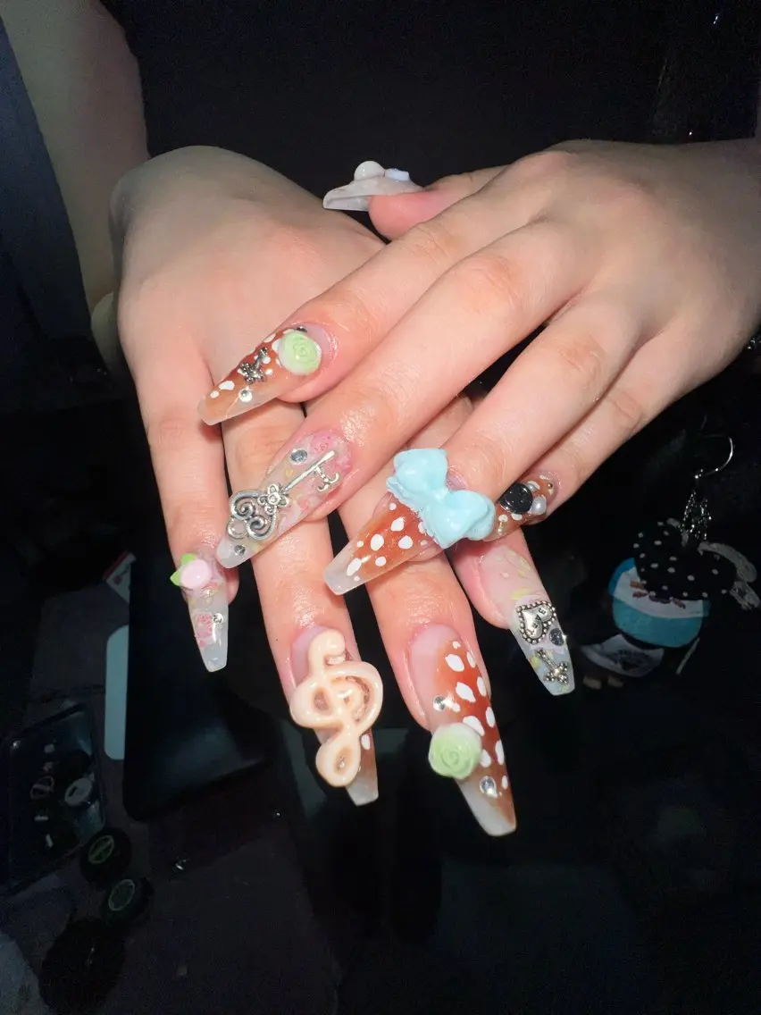 ネイル ハンドネイル フットネイル Hata nail 🎀個性派ニュアンスのネイルデザイン