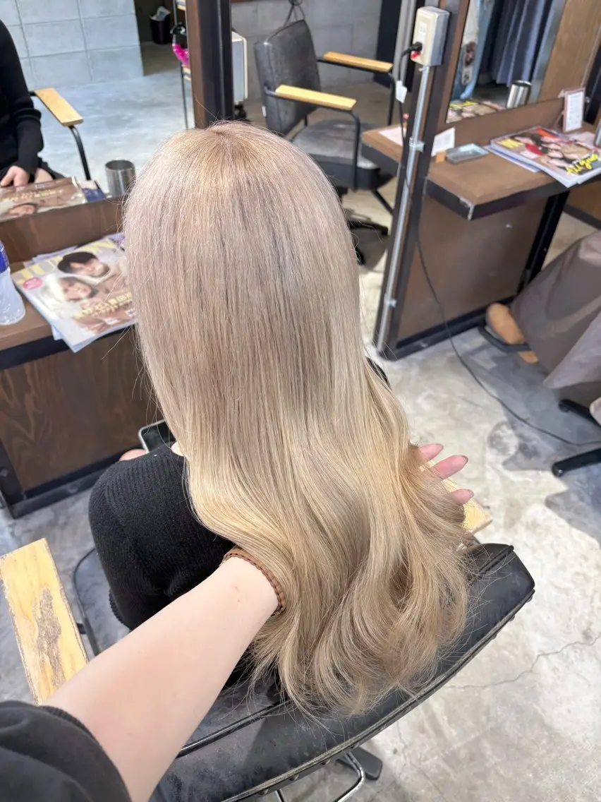 ロング pins 🦋sakiのヘアスタイル