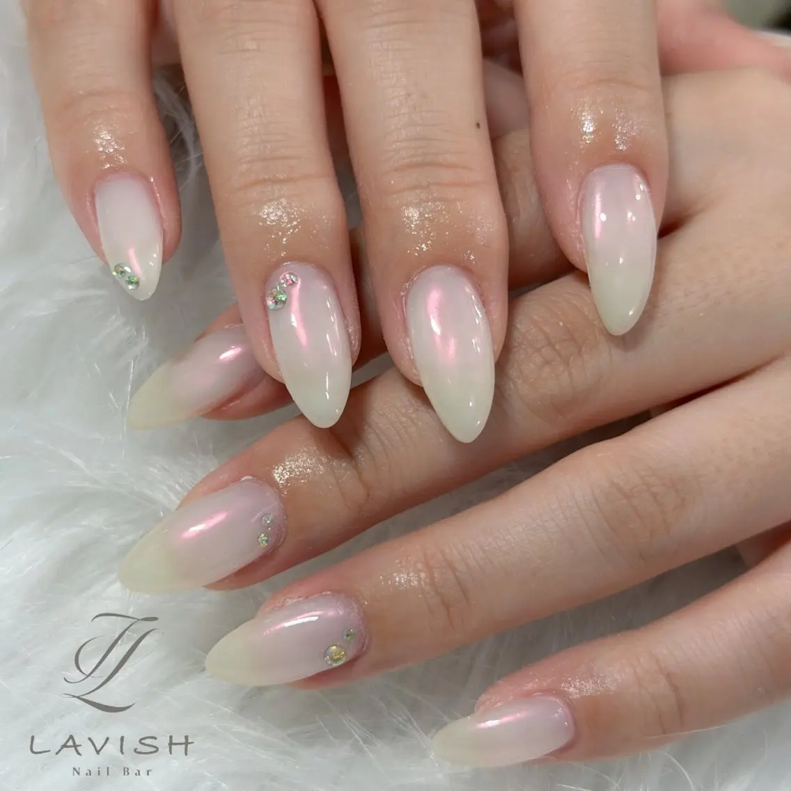 ネイル ハンドネイル フットネイル LAVISH nanamiのネイルデザイン