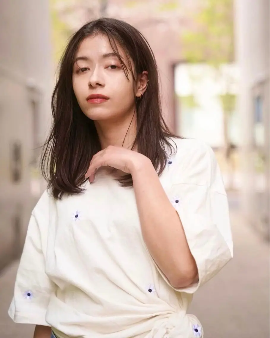 ミディアム 堀口 由美のヘアスタイル