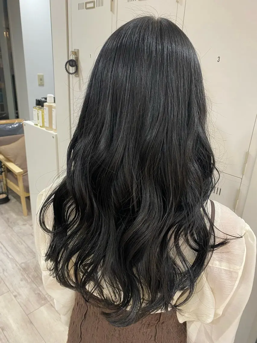 ロング カラー カット パーマ トリートメント h Blanche 丸山 稚葉のヘアスタイル