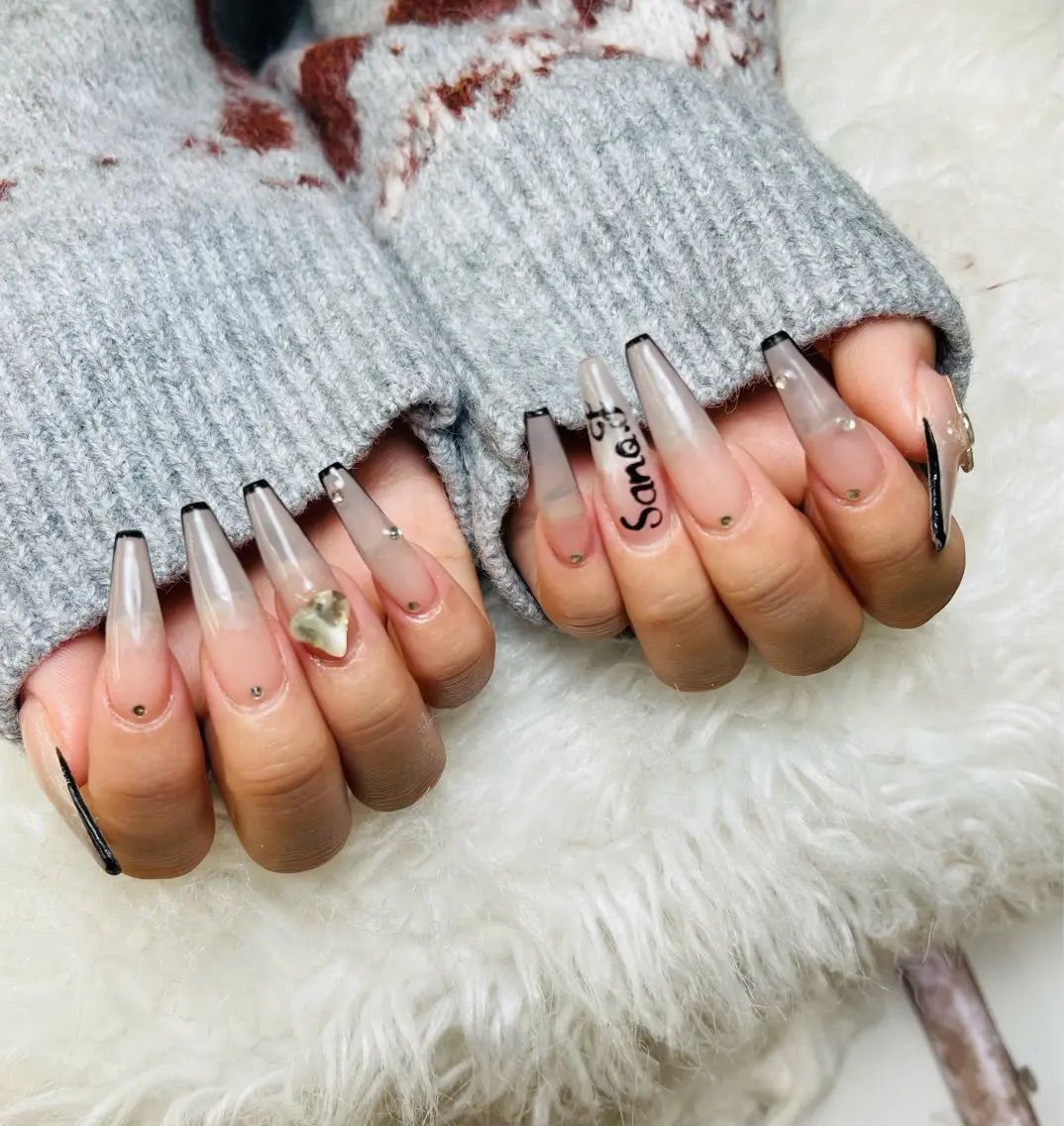 ネイル アートネイル ジェルネイル ニュアンスネイル シンプルネイル ネイルチップ ハンドネイル Nie Nail Hinatachanのネイルデザイン