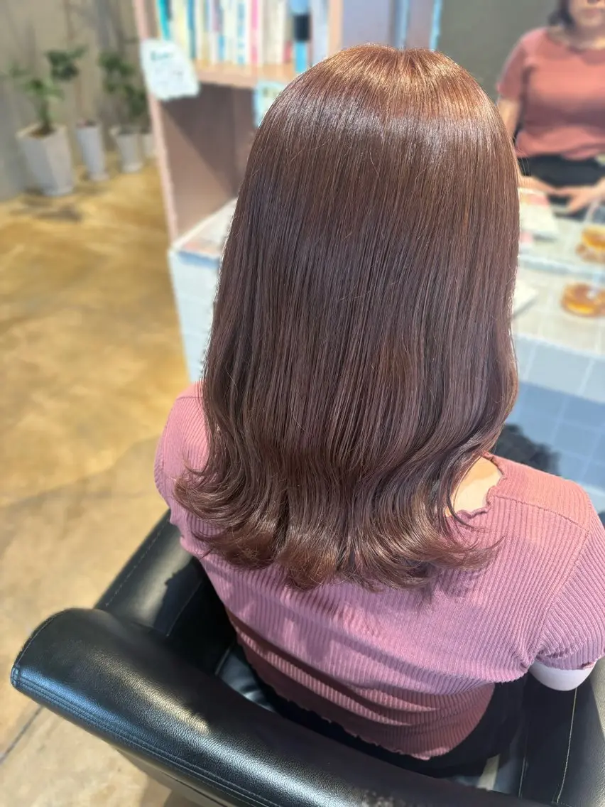 ミディアム カラー ピンクカラー カット ヘアカラー 秋吉 結愛のヘアスタイル