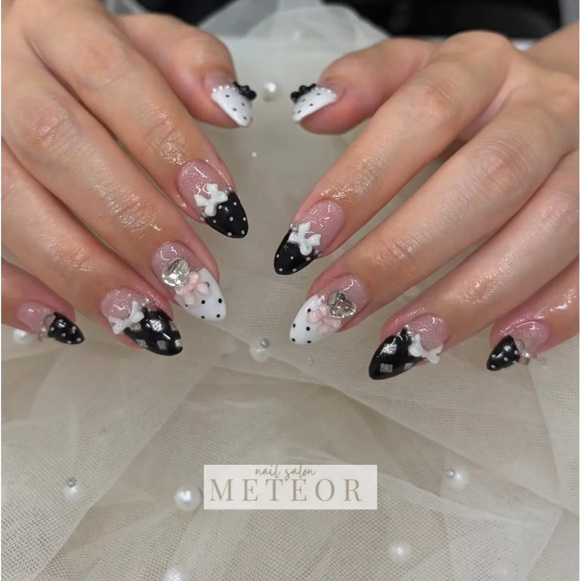 ネイル ドット ガーリー ハンドネイル METEOR💫 staffのネイルデザイン
