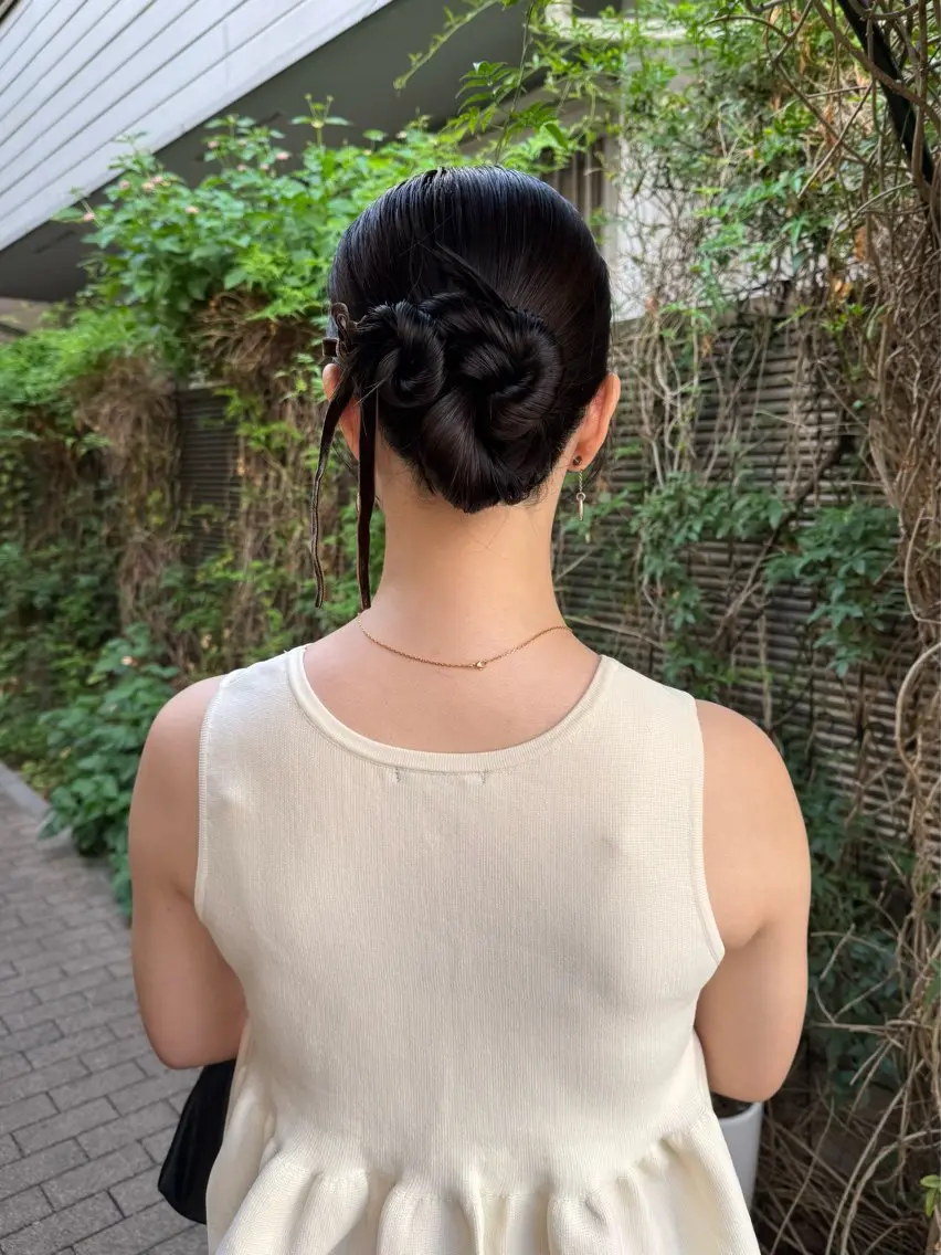 ロング カラー ヘアアレンジ 結婚式・ブライダル ヘアセット mina 🌷のヘアスタイル