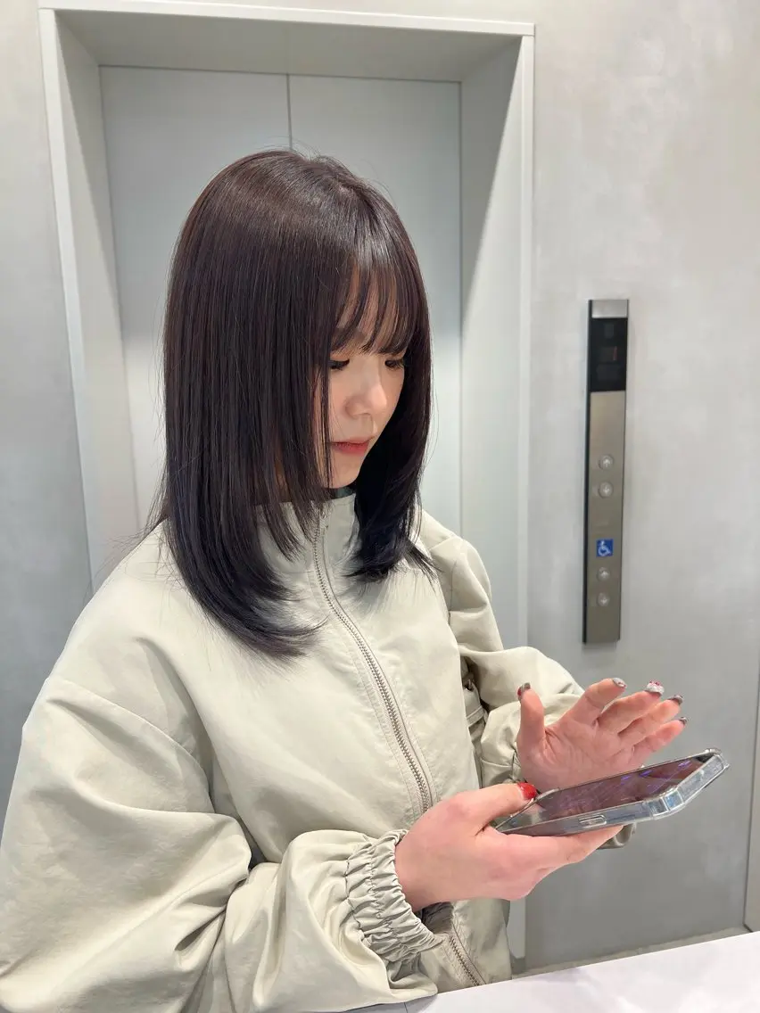 セミロング カラー ayaka 🍀のヘアスタイル