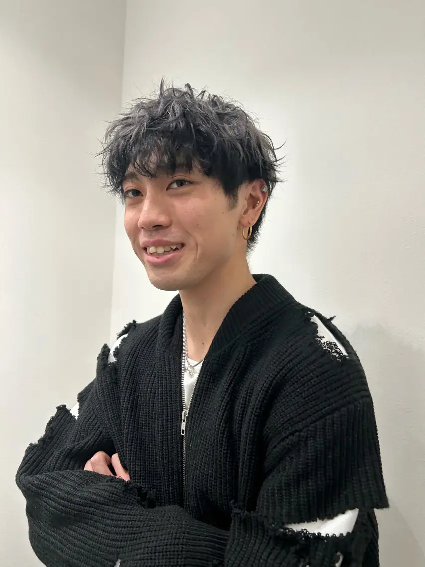 カラー メンズ シルバー SONE .のヘアスタイル