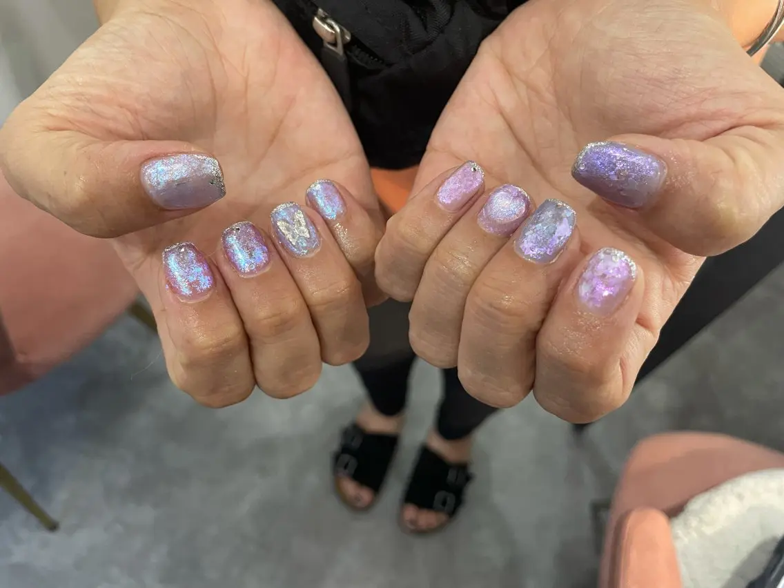 ネイル LAVISH 大和店 emi･:*+のネイルデザイン
