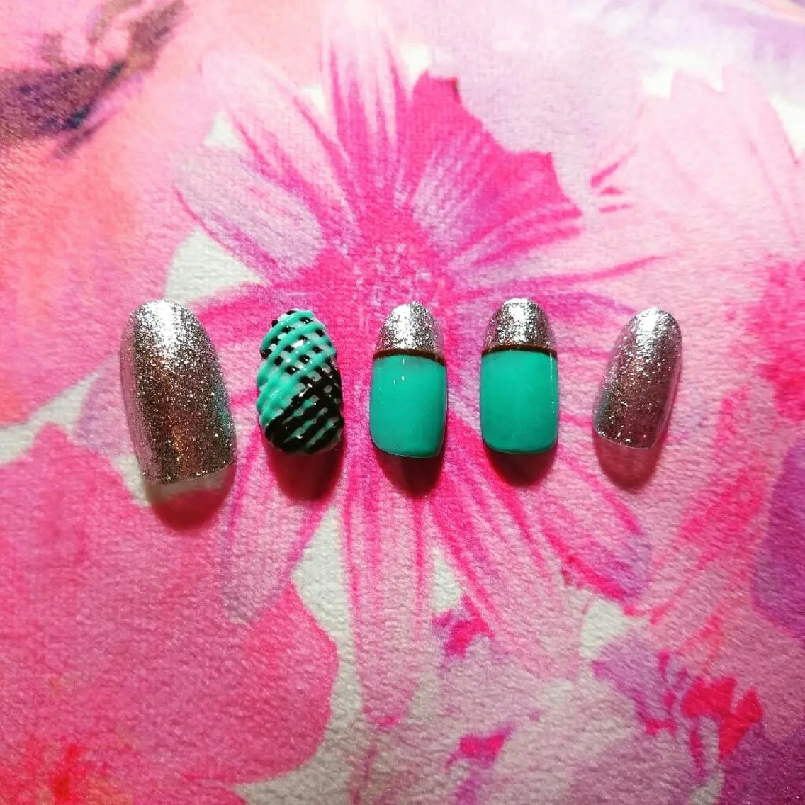 ネイル JEWEL nailのネイルデザイン